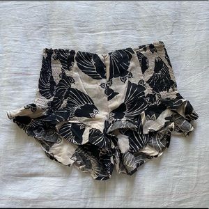 FREE PEOPLE | Flutter hem summer short | Sz S